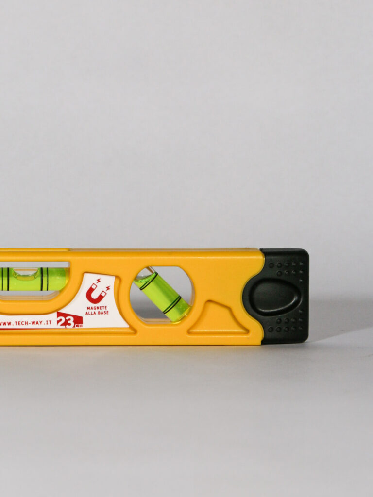 Livella del marchio corona, il laboratorio di Ullmann, strumenti per chi sa fare dal 1931