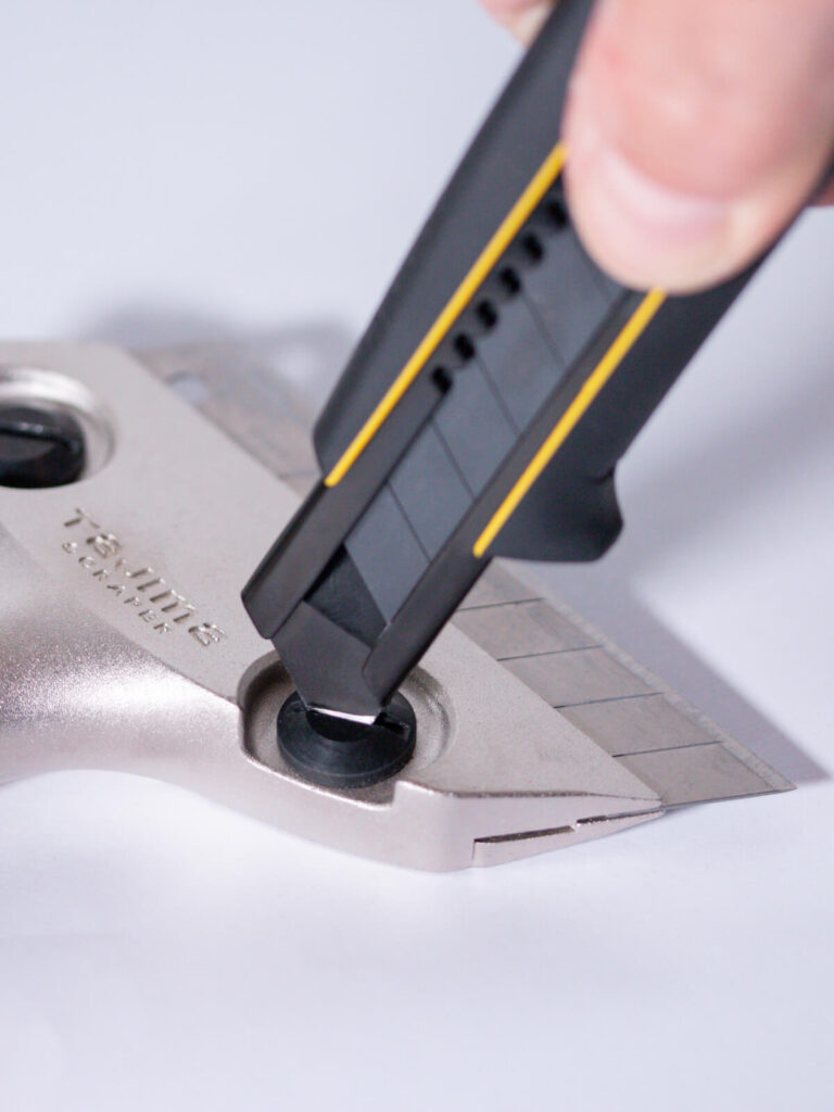 Coltello del marchio Tajima, distribuito esclusivamente in in Italia da Ullmann dal 1971