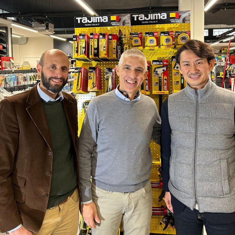 Ullmann e tajima, sodalizio commerciale solido e duraturo, avviato nel 1976.